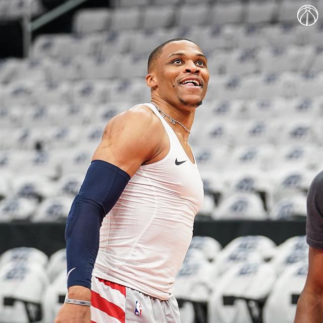 包含转会期NBA常规赛焦点战，西汉姆手感冰凉，底气十足，年轻球员得到机会的词条